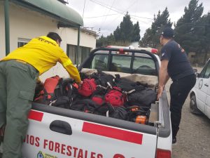 Santa Cruz colabora en el combate de grandes incendios