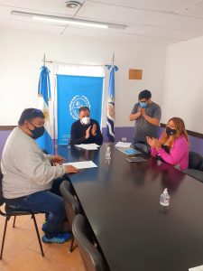 El Gobierno de Santa Cruz entregó matrículas a cooperativas caletenses