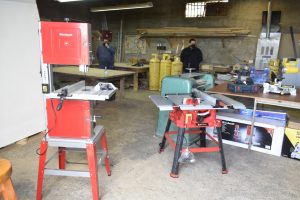 Seguridad entregó equipamiento a las áreas logísticas y de costura de la Policía de Santa Cruz