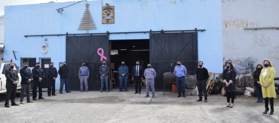 Seguridad entregó equipamiento a las áreas logísticas y de costura de la Policía de Santa Cruz