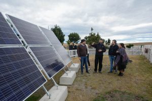 Compromiso del Estado Provincial: Llegó la energía solar y eólica a la escuela de Fuentes del Coyle