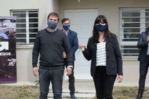 Autoridades Provinciales participaron de la entrega de viviendas del Plan Procrear en Río Gallegos