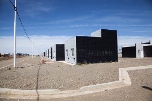 Autoridades Provinciales recorrieron los avances de obra del Barrio Santa Cruz en Río Gallegos
