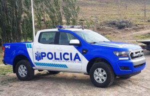 Se entregó camioneta equipada a la policía de Puerto Santa Cruz