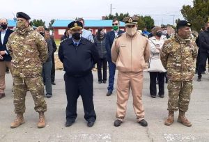 Se entregó camioneta equipada a la policía de Puerto Santa Cruz