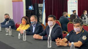 Fuerte inversión social para fortalecer a familias y al deporte en Puerto Santa Cruz