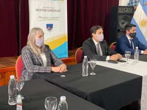 Fuerte inversión social para fortalecer a familias y al deporte en Puerto Santa Cruz