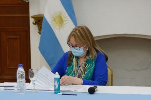 Alicia encabezó firma de convenio de pasantías rentadas y prácticas profesionalizantes para estudiantes
