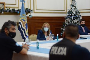 Alicia recibió en Salón Blanco a los efectivos que participaron de operativo en Río Gallegos