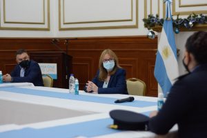 Alicia recibió en Salón Blanco a los efectivos que participaron de operativo en Río Gallegos