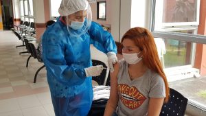 En Caleta Olivia también se vacunó a personal médico del Hospital Zonal