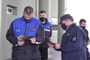 Campaña de Seguridad Vial Verano Vivo: Se entregaron folletos en el puesto de control Güer Aike