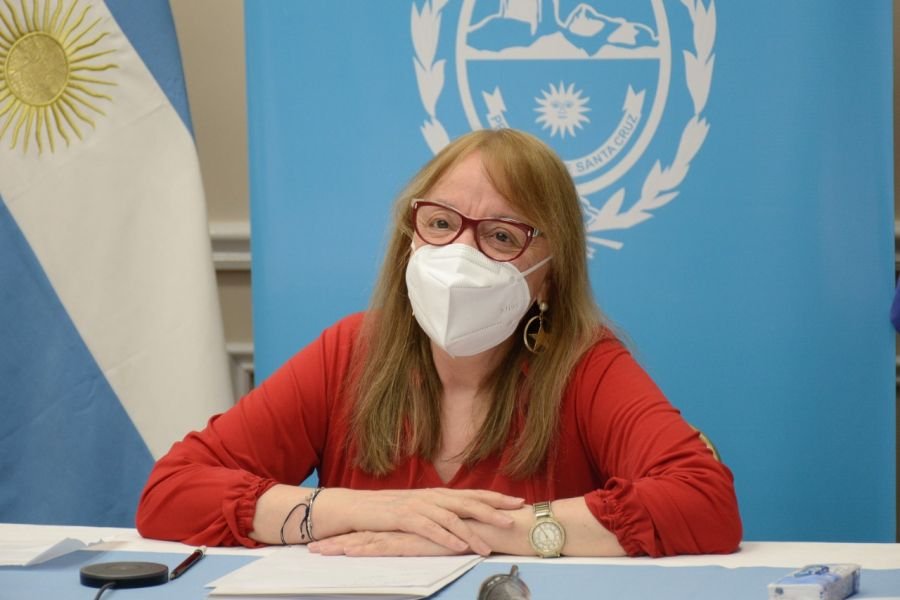 Alicia firmó proyectos para Obras para Caleta Olivia de manera virtual