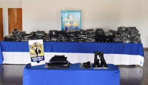 Plan de Gestión Integral: Entregaron equipamiento a los nuevos oficiales de la Policía de Santa Cruz