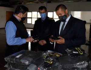 Plan de Gestión Integral: Entregaron equipamiento a los nuevos oficiales de la Policía de Santa Cruz