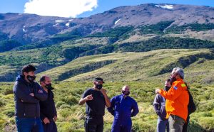 Brigadistas del Plan Nacional del Manejo del Fuego trabaja en Lago Posadas