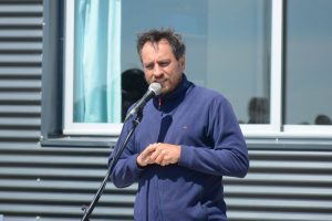 “Santa Cruz tiene la característica de poder generar recursos con sus bienes naturales y la fuerza de sus habitantes”