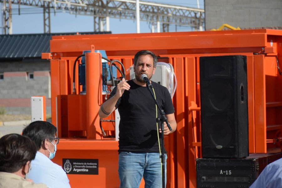 Cabandié: “Estamos aquí en pos de trabajar por una solución definitiva al tema de residuos”