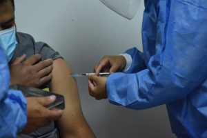 Hospital Regional Río Gallegos: Profesionales de salud recibieron la segunda dosis de la vacuna