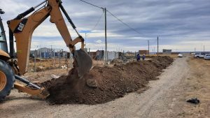 Recorrieron obras para mejorar la distribución de la red de agua del Barrio Ayres Argentinos