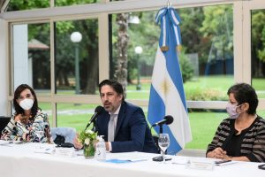 Velázquez: “Lo que nos convoca es poder sostener el sistema público de enseñanza en cada una de las provincias”
