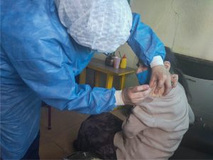 San Julián: Comenzó la vacunación de adultxs mayores con una vecina de 107 años