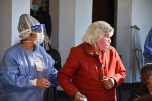Comenzó la vacunación a mayores de 80 años en Río Gallegos y Caleta Olivia