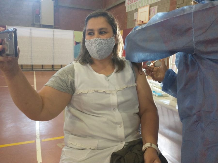 Continúa la jornada de vacunación a la comunidad educativa de Zona Centro