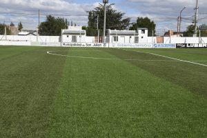 López: “La cancha de césped sintético es para el club y para todos los chicos de la localidad que aman este deporte”