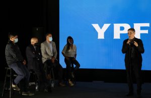 El Gobierno firmó un convenio de colaboración con la empresa YPF