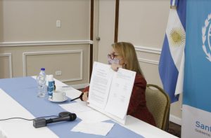 El Gobierno firmó un convenio de colaboración con la empresa YPF