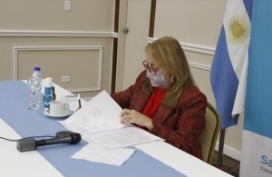 El Gobierno firmó un convenio de colaboración con la empresa YPF