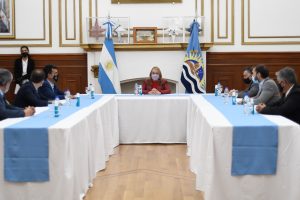 Gobierno firmó acuerdos para concretar la ejecución de obras en Puerto Deseado