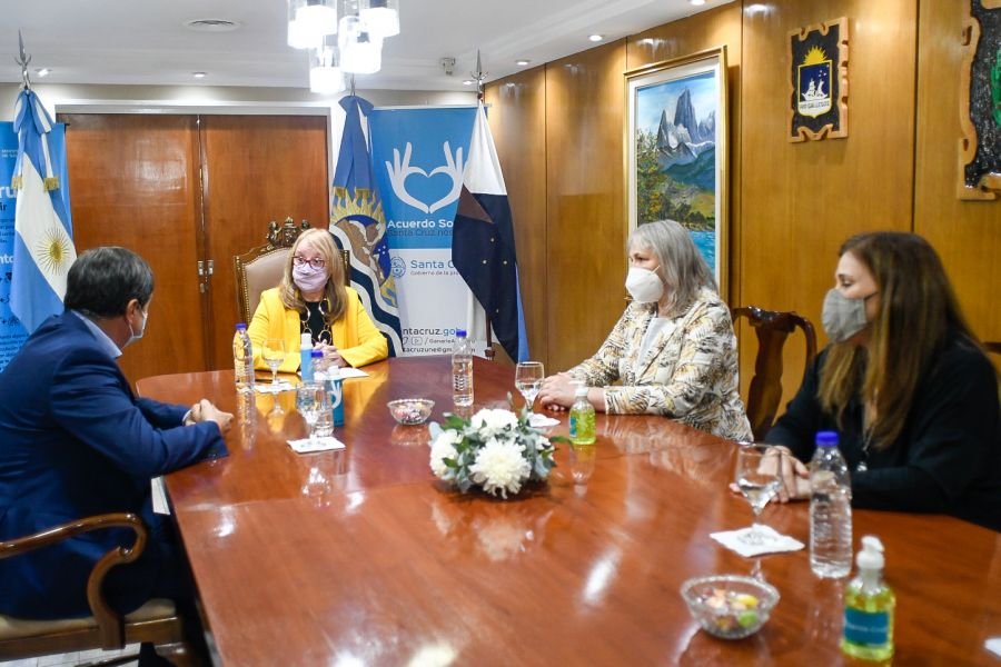 Alicia recibió al ministro Daniel Arroyo en Casa de Gobierno