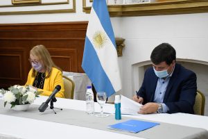 Santa Cruz firmó convenios con el Ministerio de Desarrollo Social de la Nación