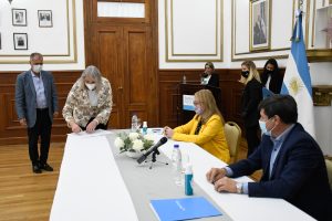 Lerner: “Con la inclusión de Santa Cruz a la Línea 102 logramos un avance significativo”