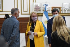 "La prioridad es universalizar los espacios de primera infancia y de cuidado"