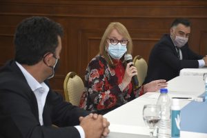 La Gobernadora encabezó la firma de convenio para obras en la localidad de Puerto Deseado