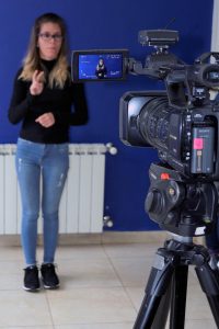 Canal 9 emitirá resumen de noticias y spot preventivos en lengua de señas