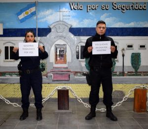 “Quedate en casa por nosotrxs” que “Nosotrxs venimos a trabajar por vos”