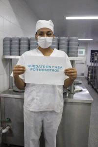 “Quedate en casa por nosotrxs” que “Nosotrxs venimos a trabajar por vos”