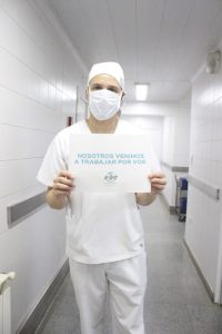 “Quedate en casa por nosotrxs” que “Nosotrxs venimos a trabajar por vos”