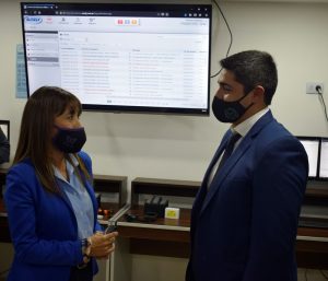 De La Torre recibió a Roxana Reyes en la oficina de Sistemas Duales de Supervisión