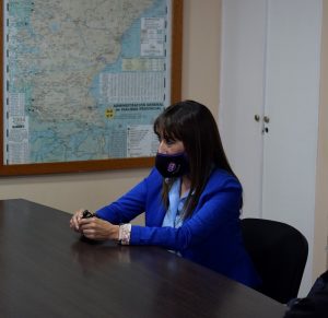 De La Torre recibió a Roxana Reyes en la oficina de Sistemas Duales de Supervisión