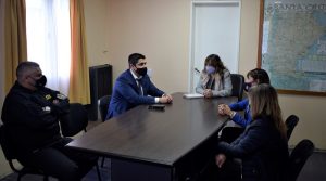 De La Torre recibió a Roxana Reyes en la oficina de Sistemas Duales de Supervisión