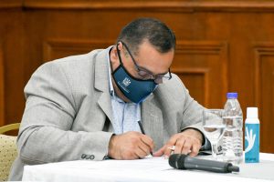 El Gobierno de Santa Cruz firmó un convenio para obras con el municipio de Los Antiguos