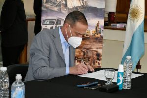 El Gobierno firmó un acta compromiso con Vialidad Nacional para la ejecución de obras en Santa Cruz