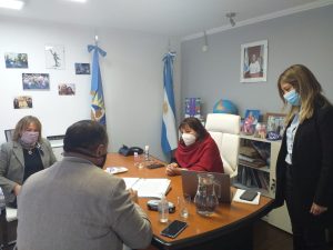 El Gobierno firmó un convenio de reciprocidad con el municipio de Los Antiguos