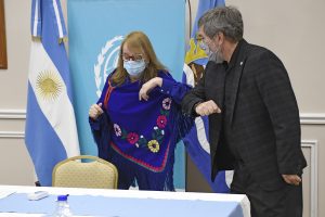 El Gobierno de Santa Cruz firmó convenio para implementar un Centro Informático en la provincia