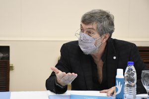 El Gobierno de Santa Cruz firmó convenio para implementar un Centro Informático en la provincia
